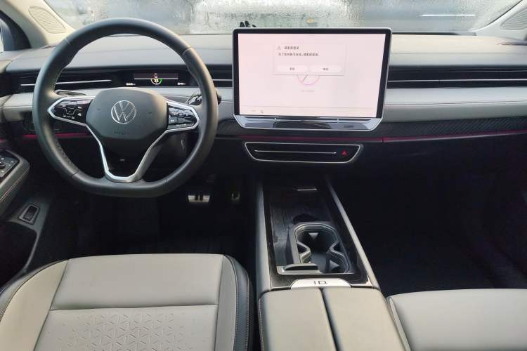 Used Volkswagen ID.7 VIZZION 2024 AIR model Center Console