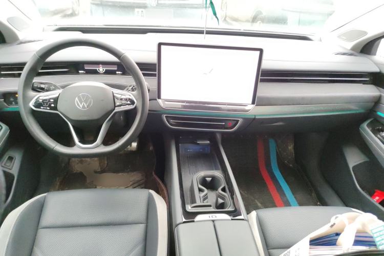 Used Volkswagen ID.7 VIZZION 2024 First Edition Center Console