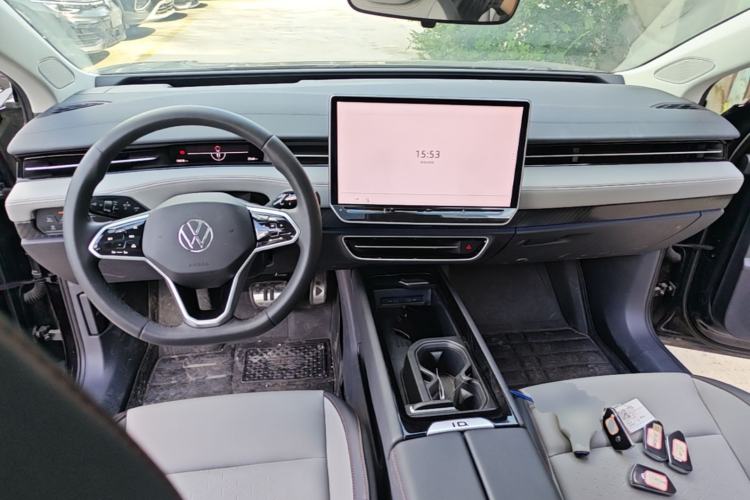 Used Volkswagen ID.7 VIZZION 2024 AIR model Center Console