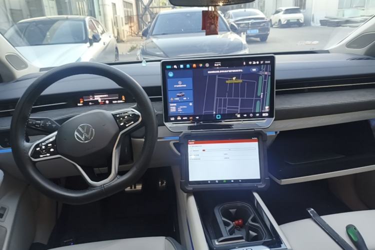 Used Volkswagen ID.7 VIZZION 2024 First Edition Center Console