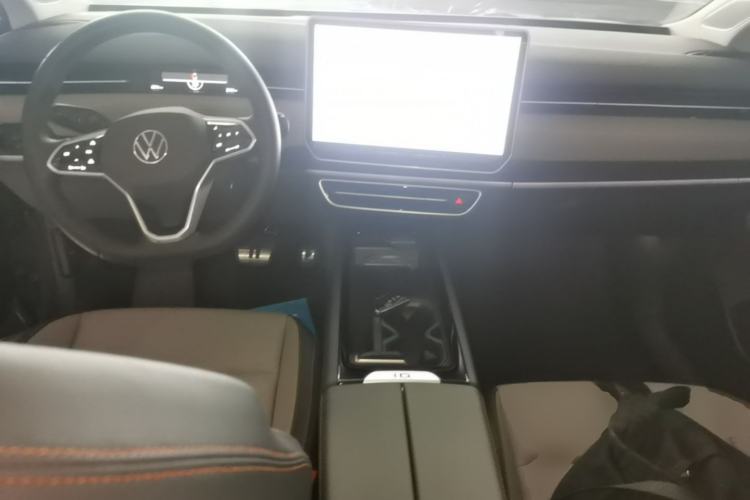Used Volkswagen ID.7 VIZZION 2024 AIR model Center Console
