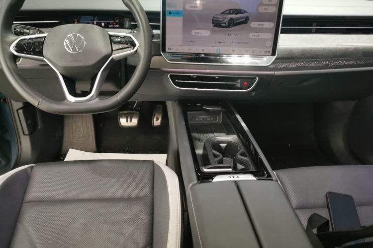 Used Volkswagen ID.7 VIZZION 2024 PRO Model Center Console