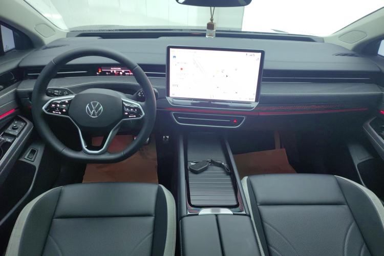 Used Volkswagen ID.7 VIZZION 2024 First Edition Center Console