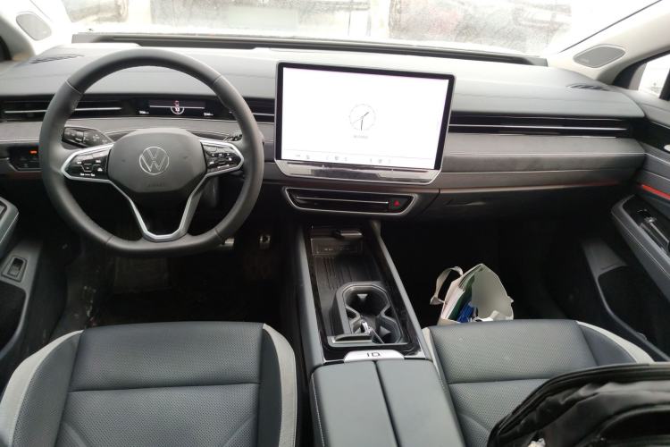 Used Volkswagen ID.7 VIZZION 2024 PRO Model Center Console