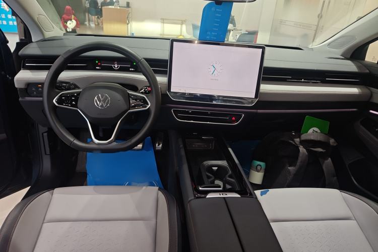 Used Volkswagen ID.7 VIZZION 2024 AIR model Center Console
