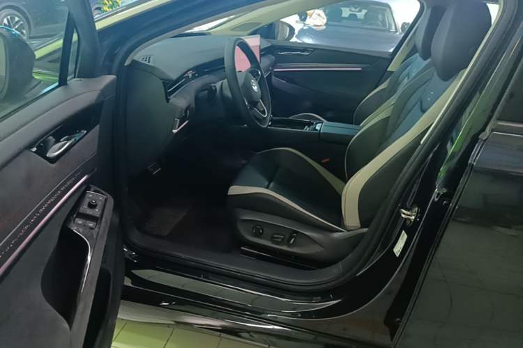 Used Volkswagen ID.7 VIZZION 2024 PRIME Driver Seat