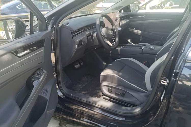 Used Volkswagen ID.7 VIZZION 2024 PRO Model Driver Seat