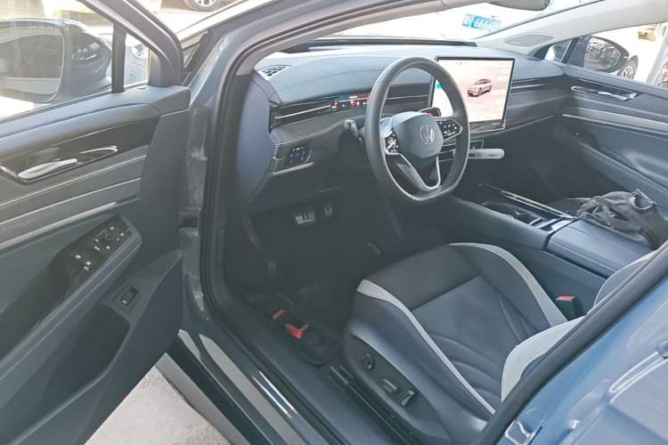Used Volkswagen ID.7 VIZZION 2024 PRO Model Driver Seat