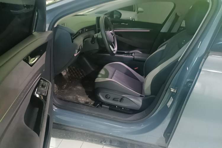 Used Volkswagen ID.7 VIZZION 2024 PRIME Driver Seat