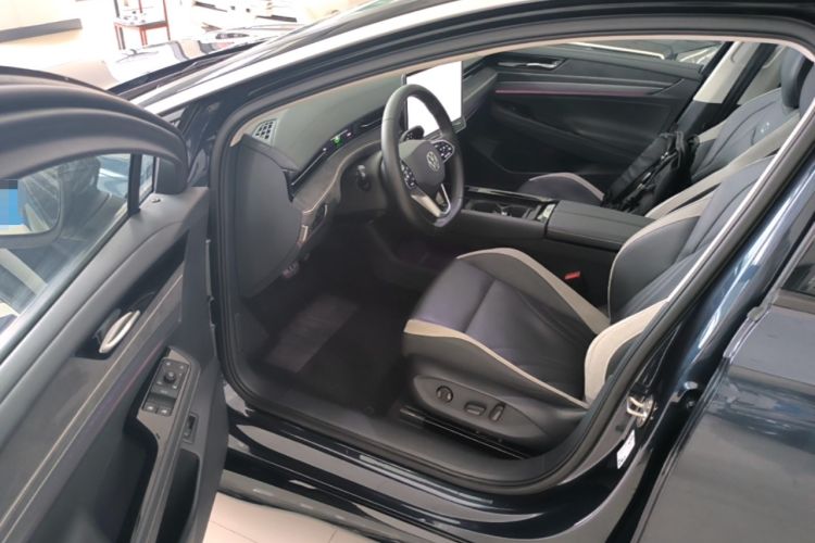 Used Volkswagen ID.7 VIZZION 2024 PRO Model Driver Seat