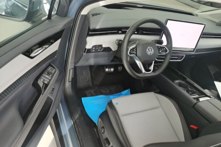 Used Volkswagen ID.7 VIZZION 2024 AIR model Driver Seat