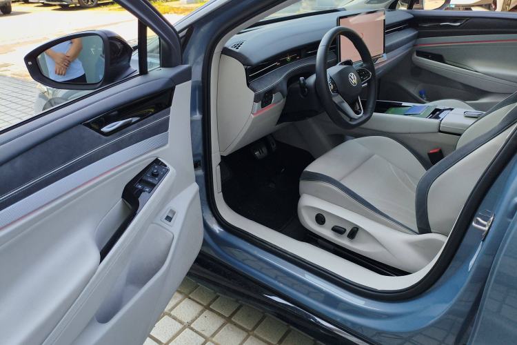 Used Volkswagen ID.7 VIZZION 2024 First Edition Driver Seat
