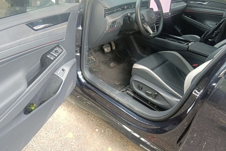 Used Volkswagen ID.7 VIZZION 2024 First Edition Driver Seat