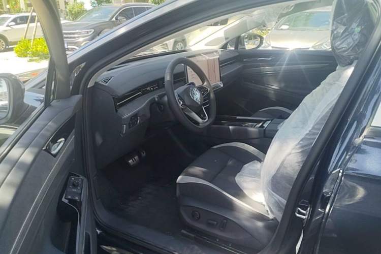 Used Volkswagen ID.7 VIZZION 2024 PRO Model Driver Seat