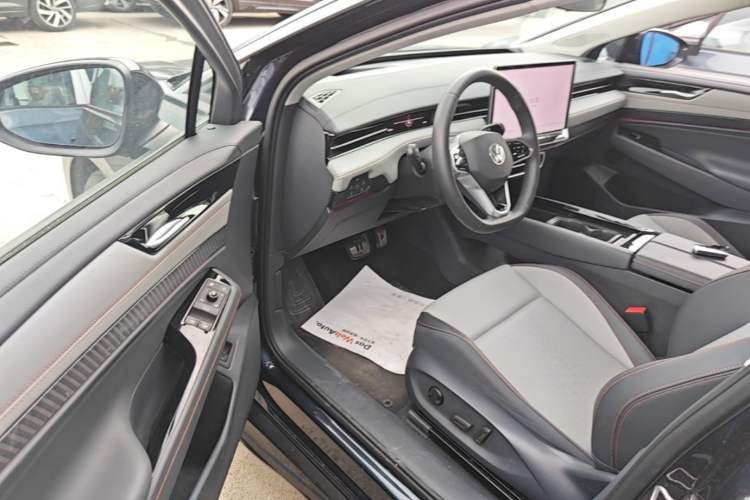 Used Volkswagen ID.7 VIZZION 2024 AIR model Driver Seat