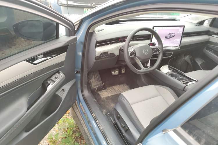 Used Volkswagen ID.7 VIZZION 2024 AIR model Driver Seat