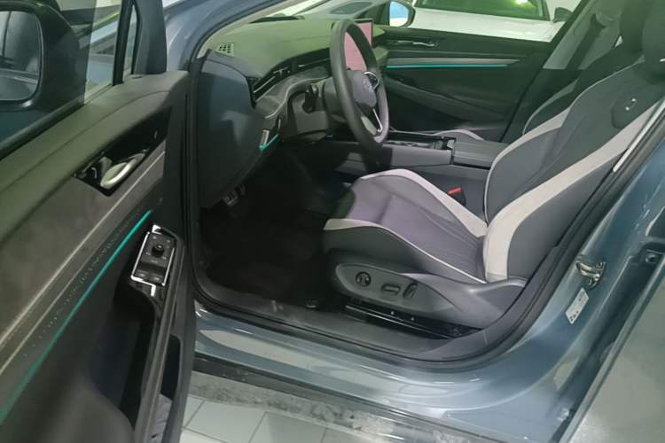 Used Volkswagen ID.7 VIZZION 2024 PRO Model Driver Seat
