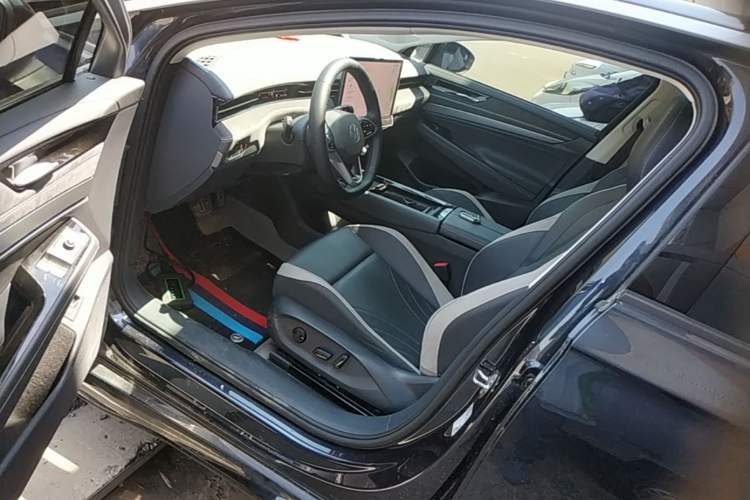 Used Volkswagen ID.7 VIZZION 2024 First Edition Driver Seat
