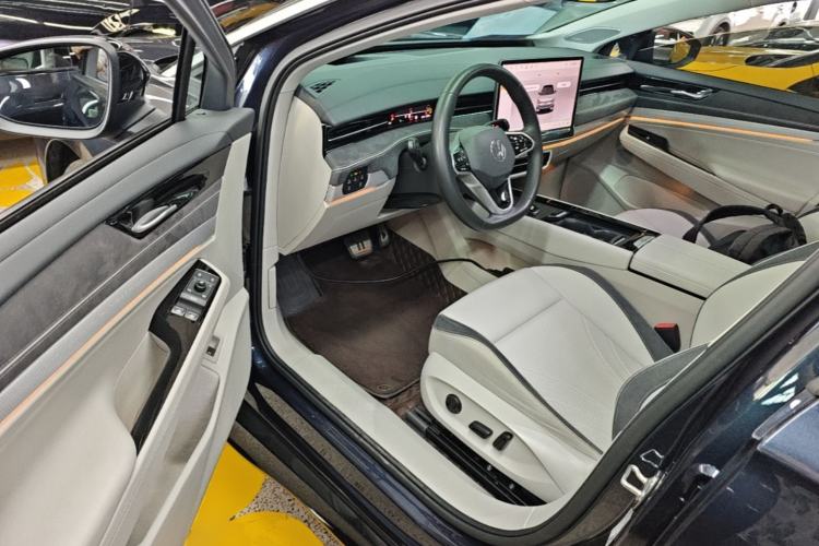 Used Volkswagen ID.7 VIZZION 2024 First Edition Driver Seat