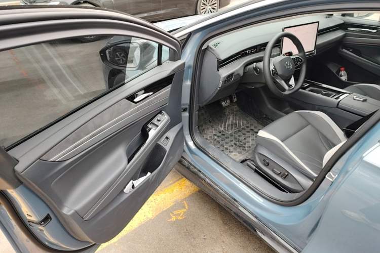 Used Volkswagen ID.7 VIZZION 2024 PRO Model Driver Seat