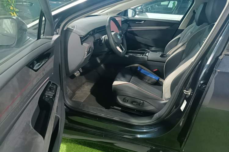 Used Volkswagen ID.7 VIZZION 2024 PRIME Driver Seat