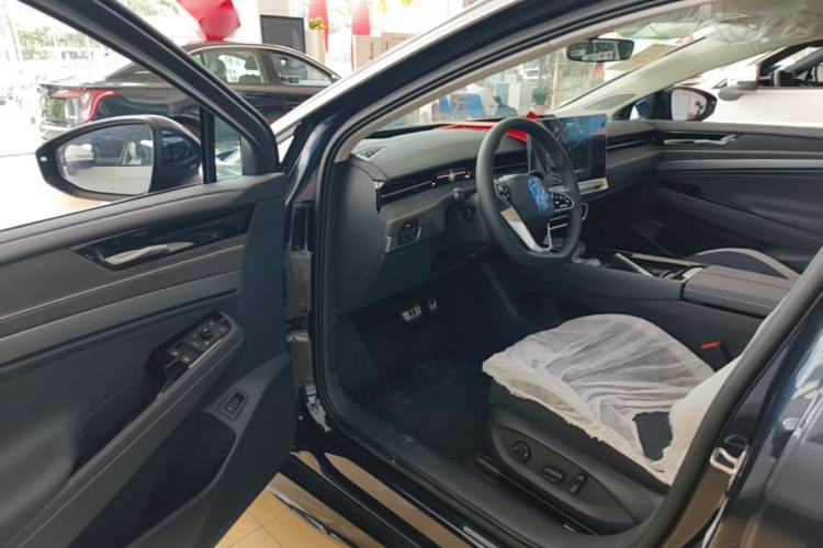 Used Volkswagen ID.7 VIZZION 2024 PRO Model Driver Seat