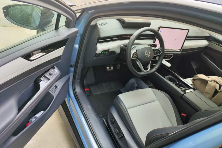 Used Volkswagen ID.7 VIZZION 2024 AIR model Driver Seat