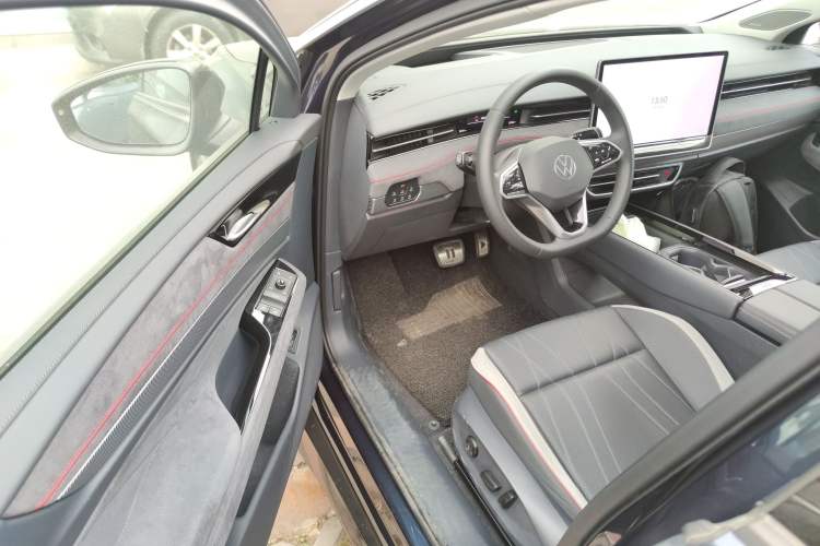 Used Volkswagen ID.7 VIZZION 2024 PRIME Driver Seat