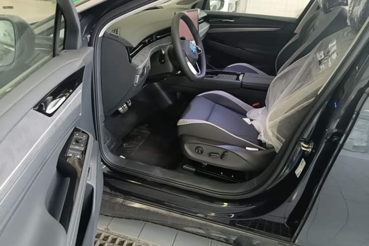 Used Volkswagen ID.7 VIZZION 2024 PRO Model Driver Seat