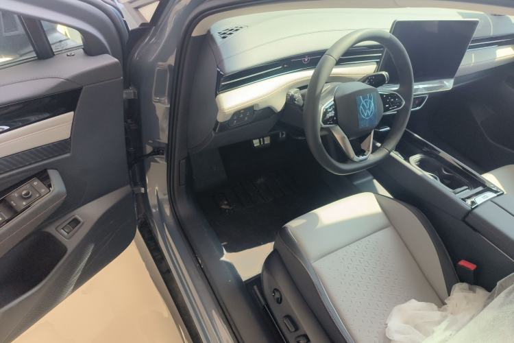 Used Volkswagen ID.7 VIZZION 2024 AIR model Driver Seat