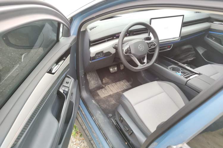 Used Volkswagen ID.7 VIZZION 2024 AIR model Driver Seat
