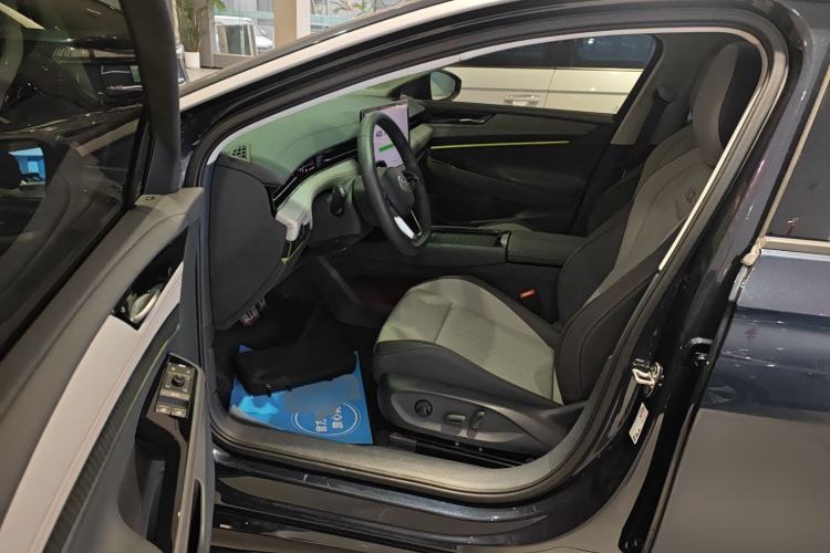 Used Volkswagen ID.7 VIZZION 2024 AIR model Driver Seat