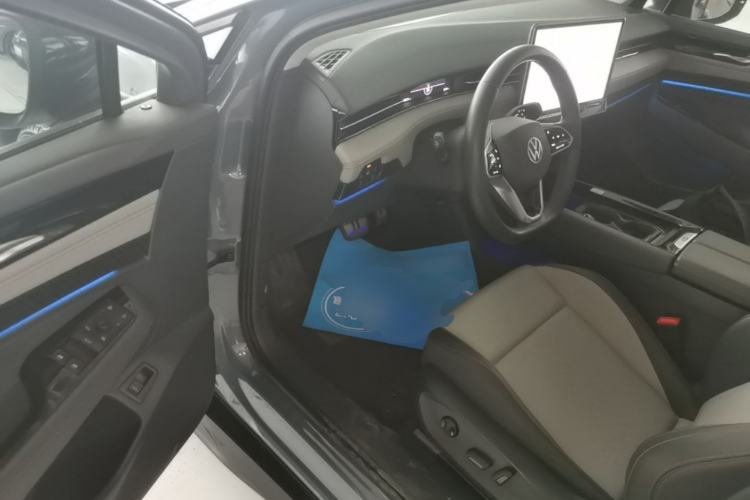 Used Volkswagen ID.7 VIZZION 2024 AIR model Driver Seat