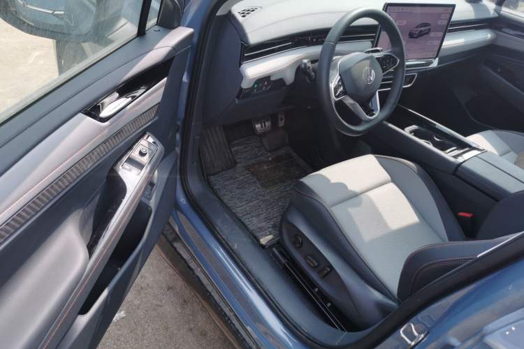 Used Volkswagen ID.7 VIZZION 2024 AIR model Driver Seat