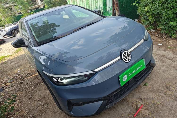 Used Volkswagen ID.7 VIZZION 2024 PRO Model Front Right 45 Deg