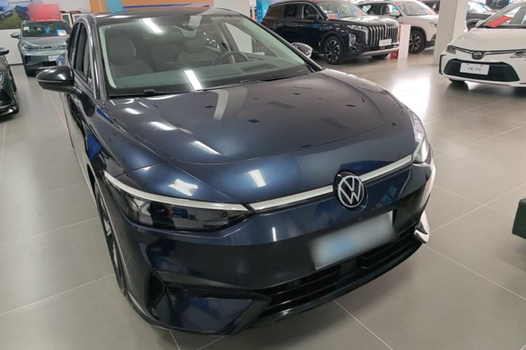Used Volkswagen ID.7 VIZZION 2024 AIR model Front Right 45 Deg