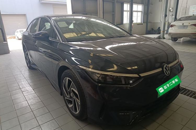 Used Volkswagen ID.7 VIZZION 2024 PRO Model Front Right 45 Deg
