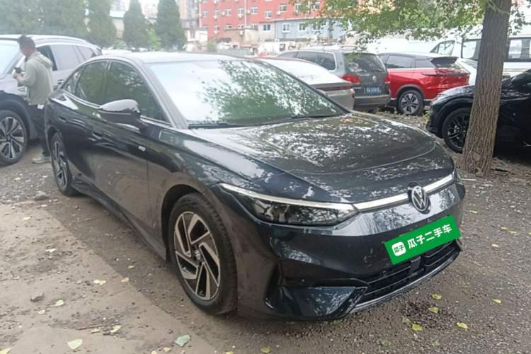 Used Volkswagen ID.7 VIZZION 2024 First Edition Front Right 45 Deg