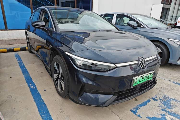 Used Volkswagen ID.7 VIZZION 2024 AIR model Front Right 45 Deg
