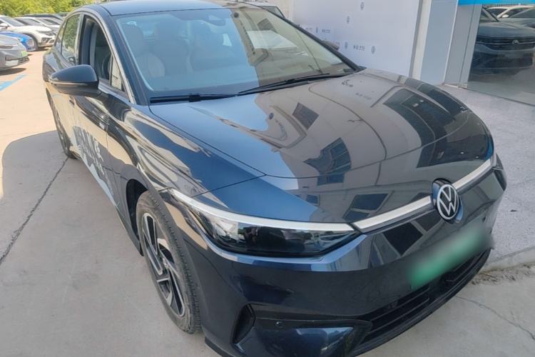 Used Volkswagen ID.7 VIZZION 2024 First Edition Front Right 45 Deg