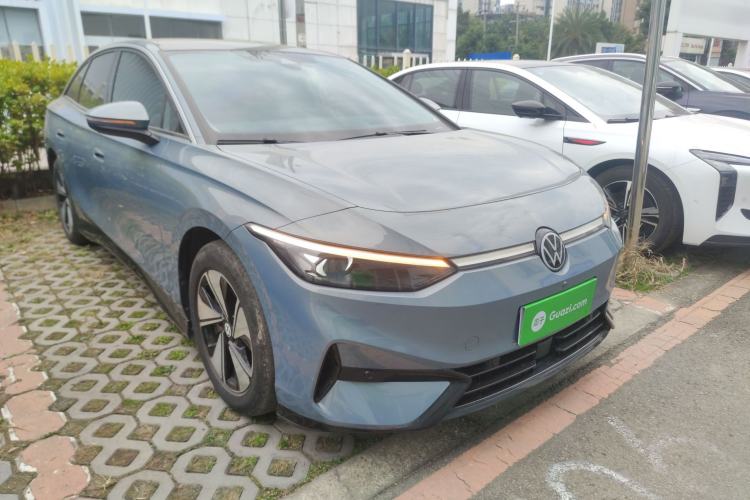 Used Volkswagen ID.7 VIZZION 2024 AIR model Front Right 45 Deg