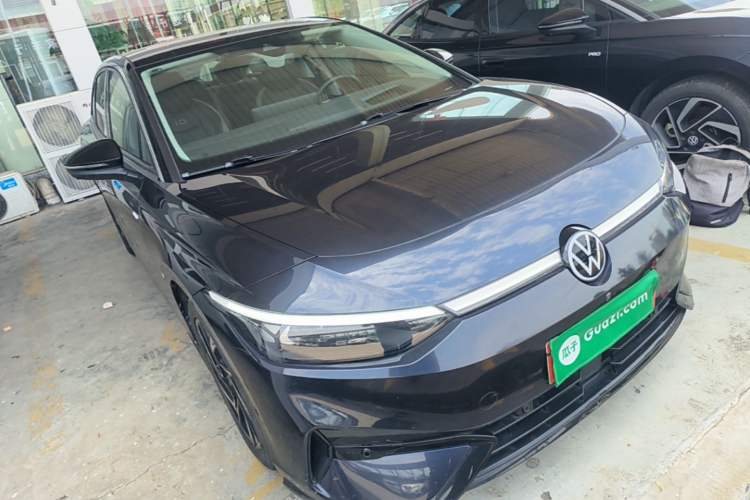 Used Volkswagen ID.7 VIZZION 2024 PRO Model Front Right 45 Deg