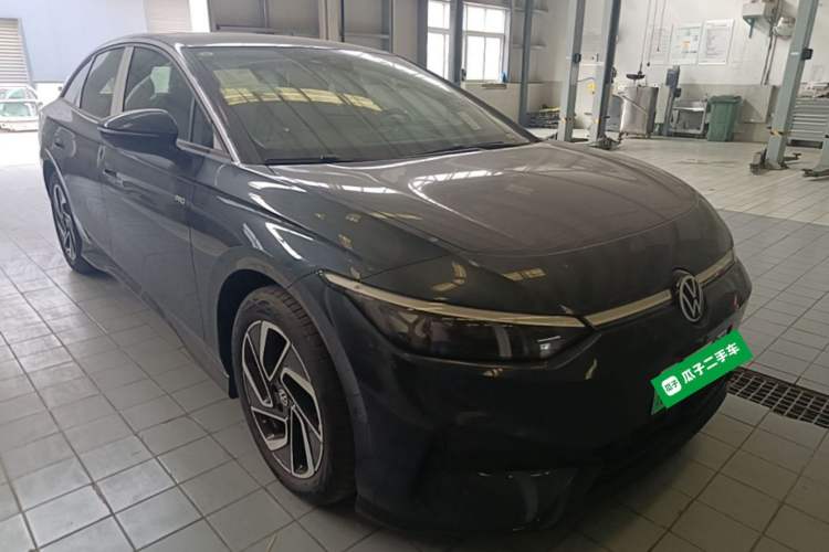 Used Volkswagen ID.7 VIZZION 2024 PRO Model Front Right 45 Deg