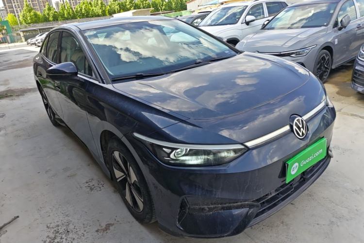 Used Volkswagen ID.7 VIZZION 2024 AIR model Front Right 45 Deg