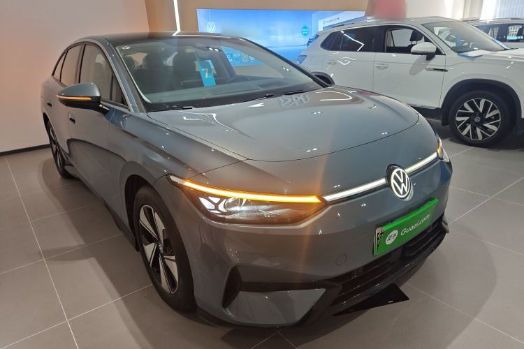 Used Volkswagen ID.7 VIZZION 2024 AIR model Front Right 45 Deg