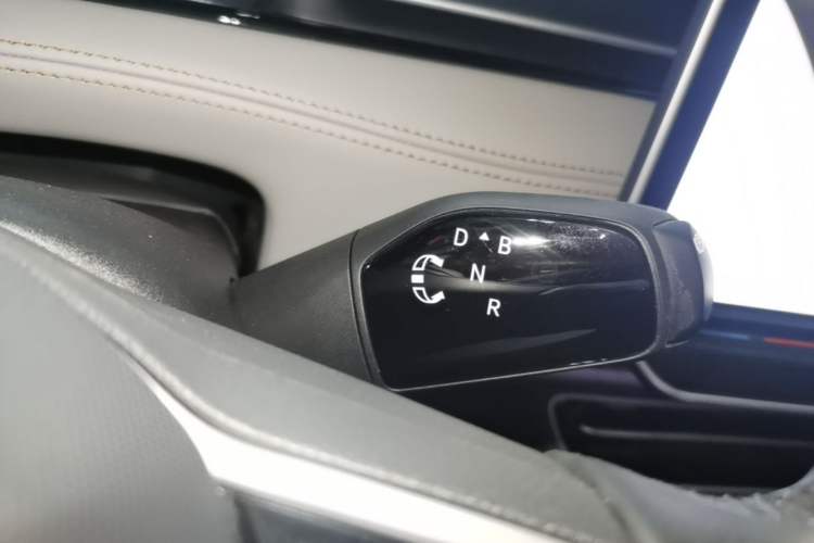 Used Volkswagen ID.7 VIZZION 2024 AIR model Gear Lever