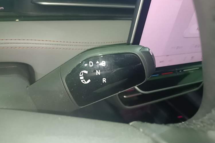 Used Volkswagen ID.7 VIZZION 2024 AIR model Gear Lever
