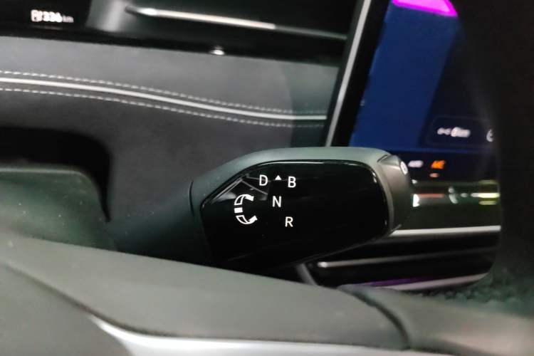 Used Volkswagen ID.7 VIZZION 2024 First Edition Gear Lever