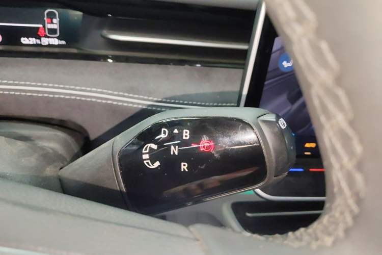 Used Volkswagen ID.7 VIZZION 2024 First Edition Gear Lever