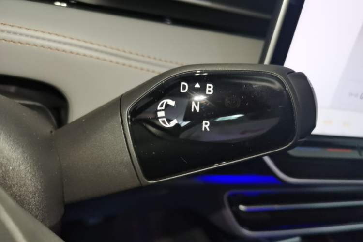 Used Volkswagen ID.7 VIZZION 2024 AIR model Gear Lever